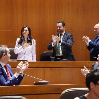 Marta Fernández, diputada de Vox, después de ser elegida presidenta de las Cortes de Aragón en la XI Legislatura