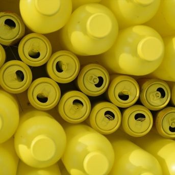 EuropaPress_4182105_detalle_mosaico_gigante_latas_botellas_plastico_parque_cabecera_valencia-1.jpg EuropaPress_4182105_detalle_mosaico_gigante_latas_botellas_plastico_parque_cabecera_valencia-1.jpg