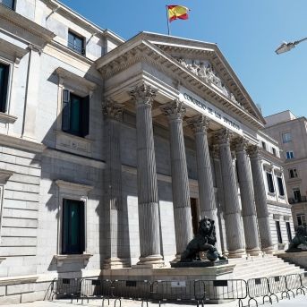 Imágenes de la fachada del Congreso de los Diputados
