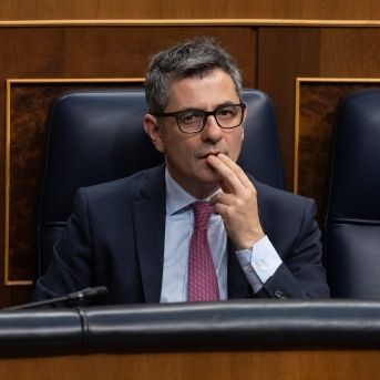 El ministro de la Presidencia, Justicia y Relaciones con las Cortes, Félix Bolaños, durante una sesión plenaria en el Congreso de los Diputados | EDUARDO PARRA (EUROPA PRESS).
