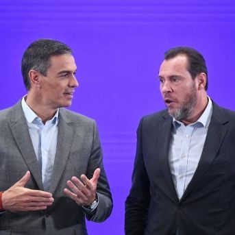 Sánchez presenta una campaña para promover el transporte público