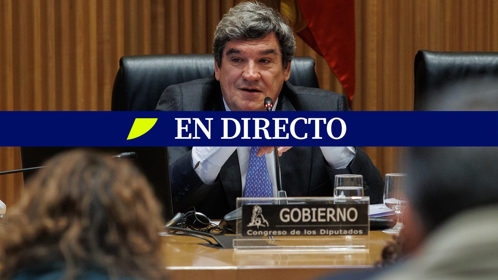 franja-azul-estrecha franja-azul-estrecha