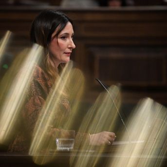 La diputada del PSOE María de las Nieves Ramírez durante una sesión plenaria en el Congreso de los Diputados | Fernando Sánchez (Europa Press).