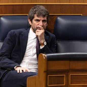 Imagen de archivo del ministro de Cultura, Ernest Urtasun, durante un pleno en el Congreso de los Diputados | Eduardo Parra (Europa Press).