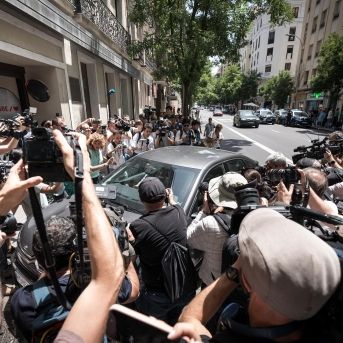 POL-VÍDEO: El PSOE tras la entrada de la UCO en Ferraz: «Máxima colaboración con la Justicia»