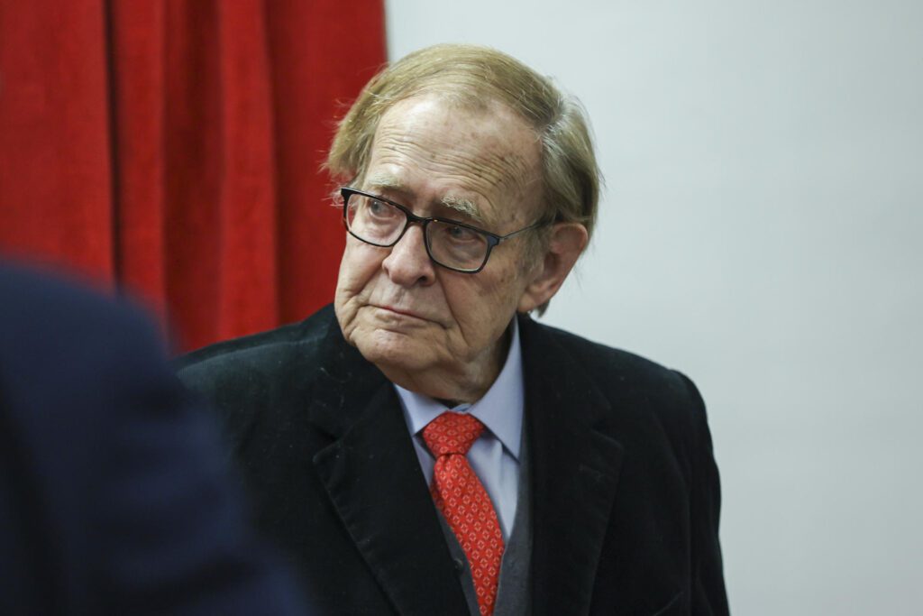 Imagen de Ramón Tamames en un coloquio de la Real Academia de Ciencias Morales y Políticas y el Bando de España. Fuente EFE .jpg