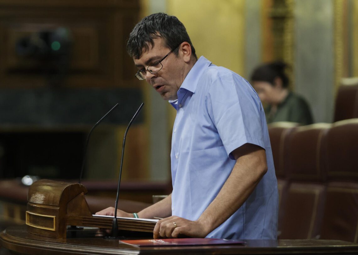 El diputado de Unidas Podemos Pedro Antonio Honrubia interviene durante el pleno del Congreso de los Diputados