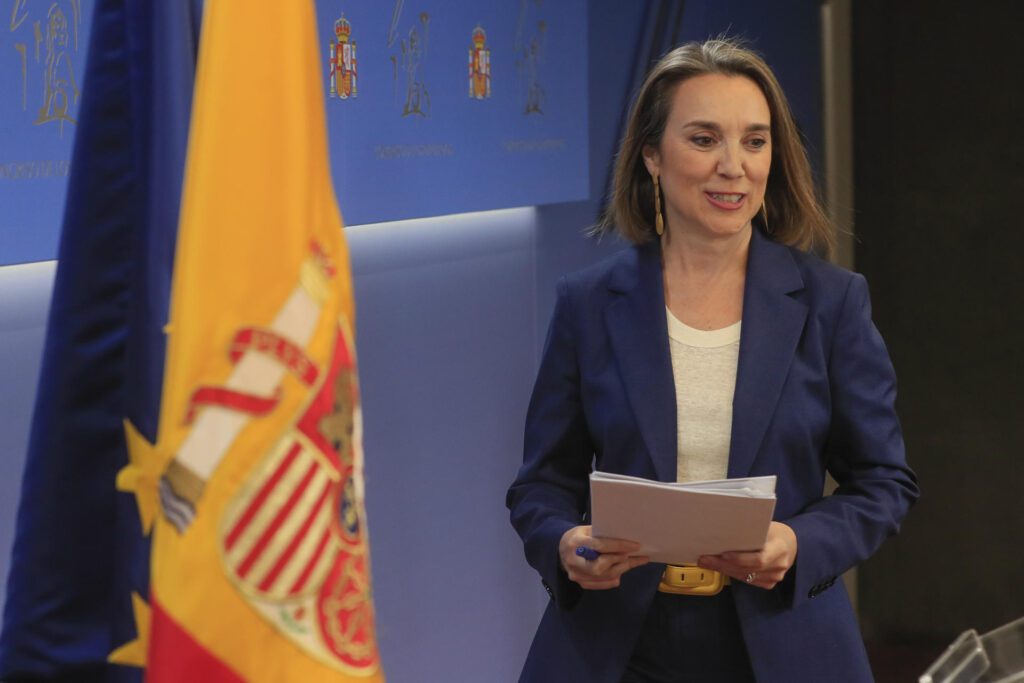 La portavoz del PP en el Congreso, Cuca Gamarra, da una rueda de prensa en el marco de la reunión de la Junta de Portavoces en el Congreso de los Diputados este martes en Madrid. EFE Fernando Alvarado