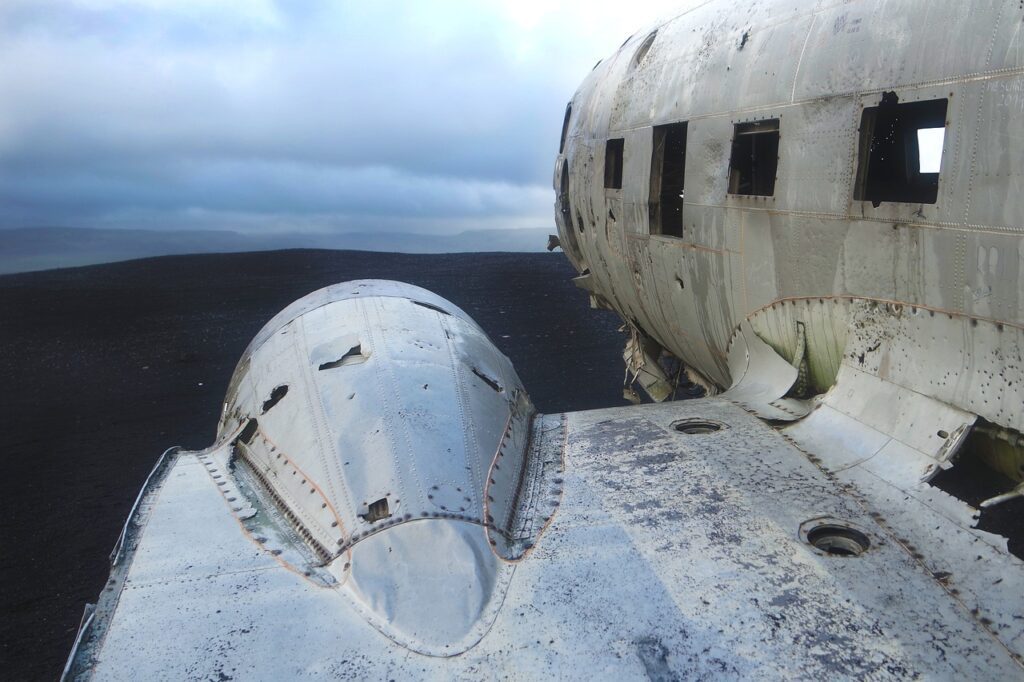 Imagen de archivo de un avión tras un accidente. Fuente Pixabay