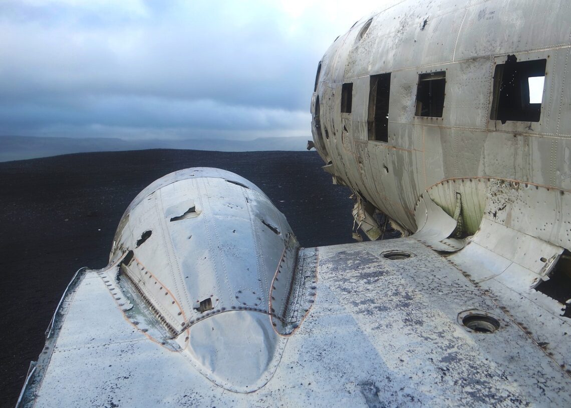 Imagen de archivo de un avión tras un accidente. Fuente Pixabay
