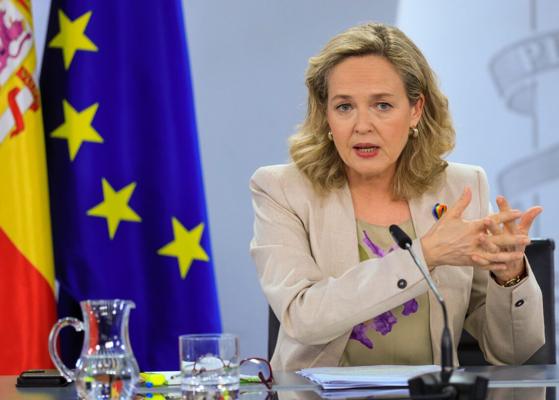La vicepresidenta de Economía, Comercio y Empresa, Nadia Calviño, en la rueda de prensa posterior a un Consejo de Ministros | EFE/ Fernando Alvarado
