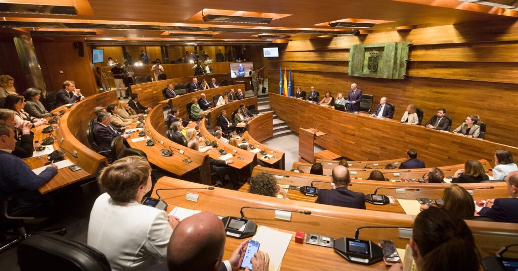 Fotografía de la sesión constitutiva del Parlamento de Asturias. Fuente PSOE