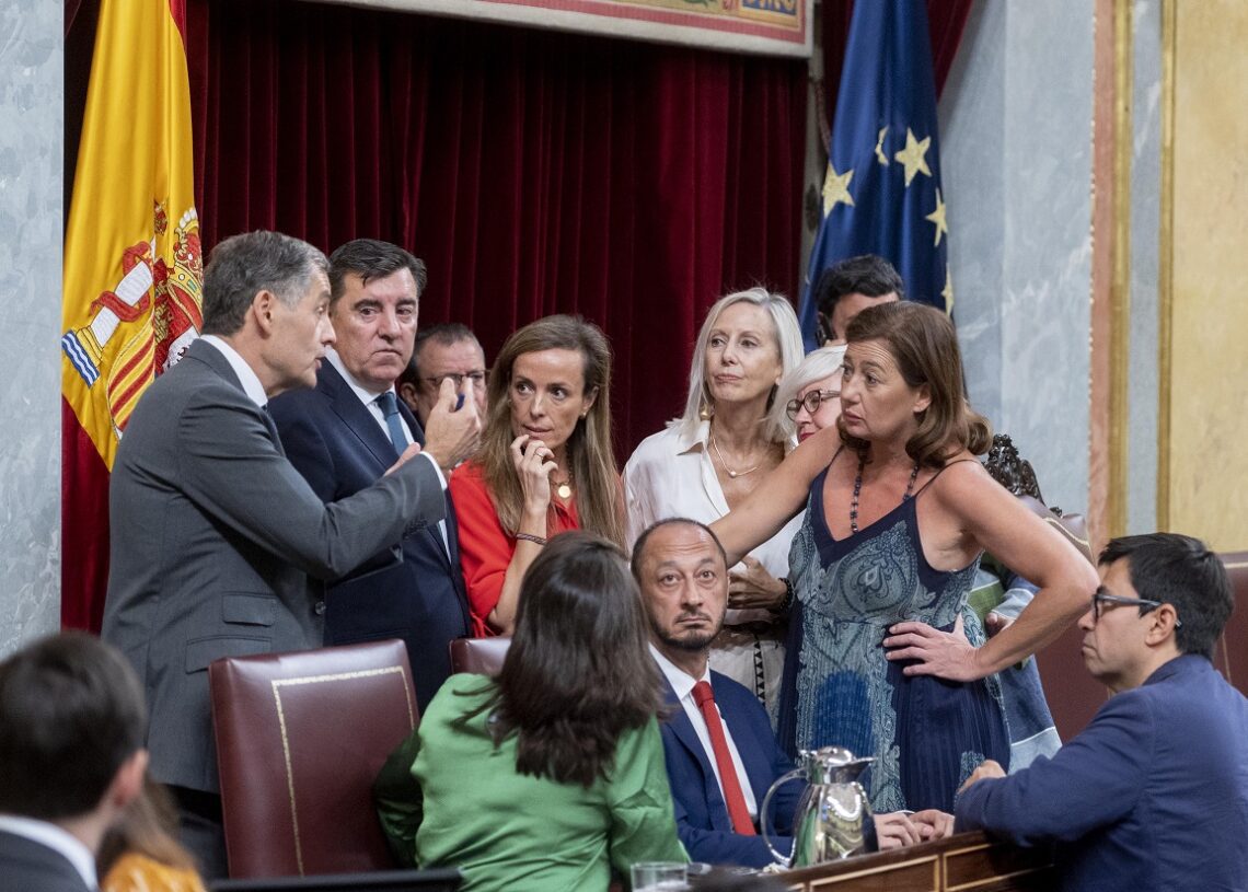 Los integrantes de la Mesa del PP defendían que el criterio que debe prevalecer es el de la secretaria que ha ratificado el voto; mientras que otros insistían en que debiera primar la voluntad del diputado. Fuente EuropaPress.