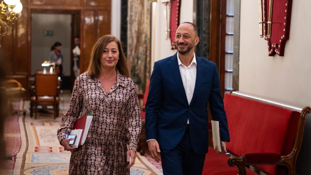 La presidenta del Congreso, Francina Armengol y el vicepresidente del Congreso, Alfonso Rodríguez Gómez de Celis, a su llegada a una reunión de la Mesa del Congreso de los Diputados. Fuente Matias Chiofalo / Europa Press.