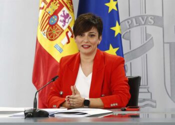 La ministra de Política Territorial y portavoz del Gobierno en funciones, Isabel Rodríguez, durante su intervención en la rueda de prensa | JOSÉ MANUEL ÁLVAREZ
