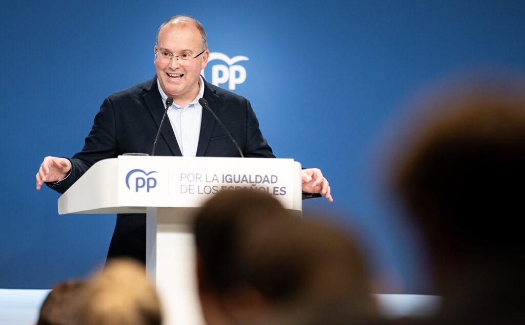 Imagen de archivo del vicesecretario general de Organización del PP, Miguel Tellado, durante una rueda de prensa posterior al Comité de Dirección. Diego Radamés / Europa Press.