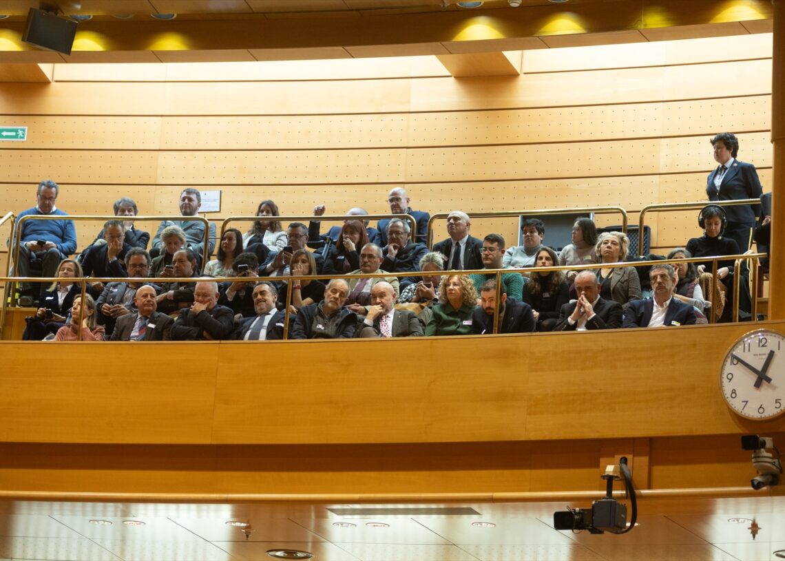 Representantes de distintos colectivos de personas con discapacidad durante la sesión extraordinaria del Congreso, en el Palacio del Senado, a 18 de enero de 2024, en Madrid (España). Fuente Eduardo Parra/ EuropaPress.