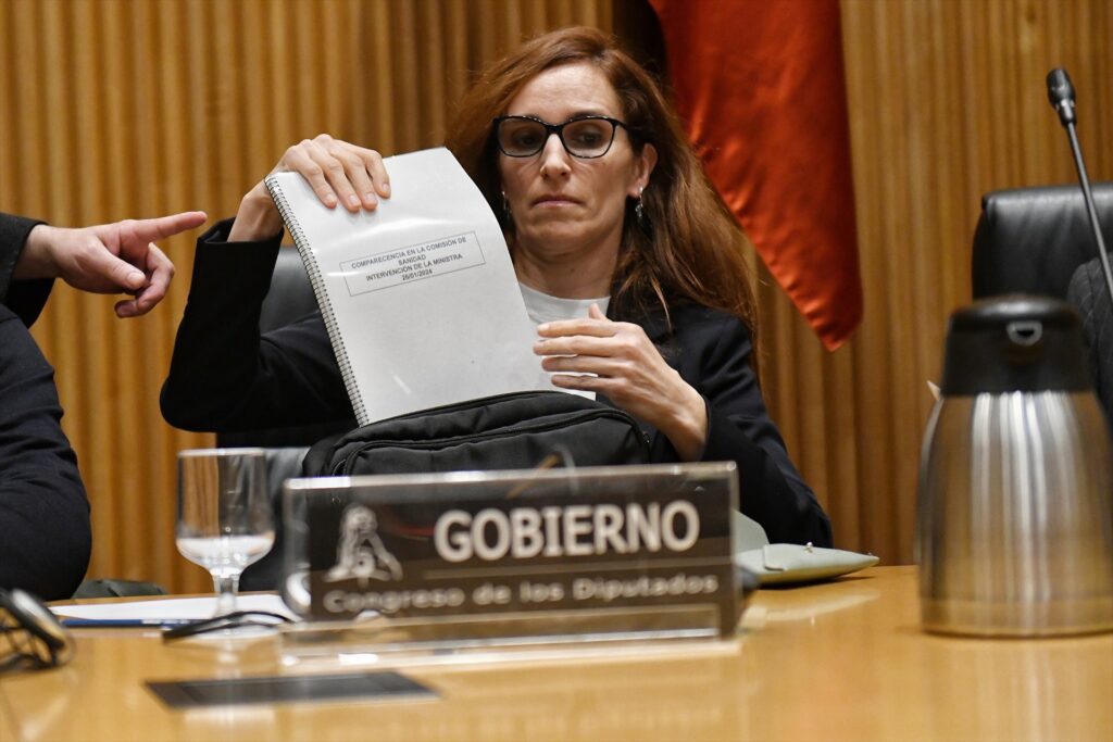 La ministra de Sanidad, Mónica García, durante la Comisión de Sanidad, en el Congreso de los Diputados, a 26 de enero de 2024, en Madrid (España). Fuente Fernando Sánchez/ EuropaPress.