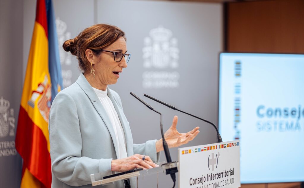 La ministra de Sanidad, Mónica García, ofrece una rueda de prensa tras el pleno del Consejo Interterritorial del Sistema Nacional de Salud (CISNS), en el Ministerio de Sanidad, a 9 de febrero de 2024, en Madrid (España). | GABRIEL LUENAS (EUROPA PRESS).