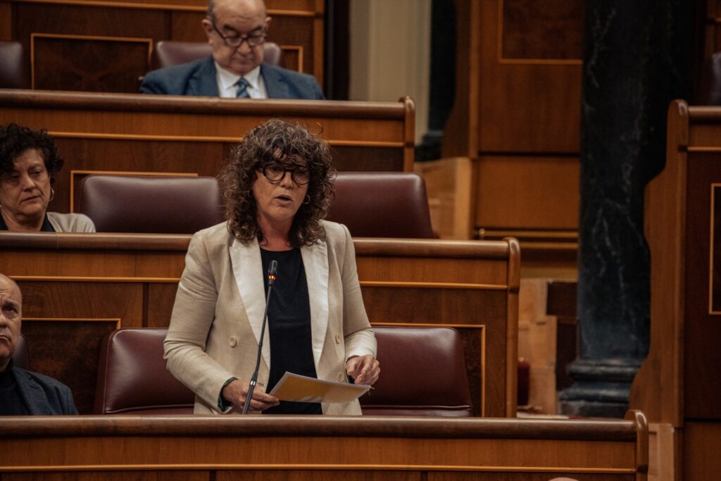 La portavoz adjunta de Esquerra Republicana (ERC), Teresa Jordà, interviene durante una sesión de control al Gobierno, en el Congreso de los Diputados | GABRIEL LUENGAS (EUROPA PRESS).