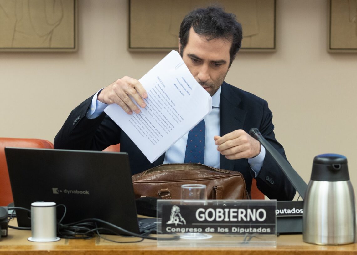 El ministro de Economía, Comercio y Empresa, Carlos Cuerpo, comparece ante la Comisión Mixta para la Unión Europea, en el Congreso a 4 de abril de 2024, en Madrid (España) | Eduardo Parra (EUROPA PRESS)