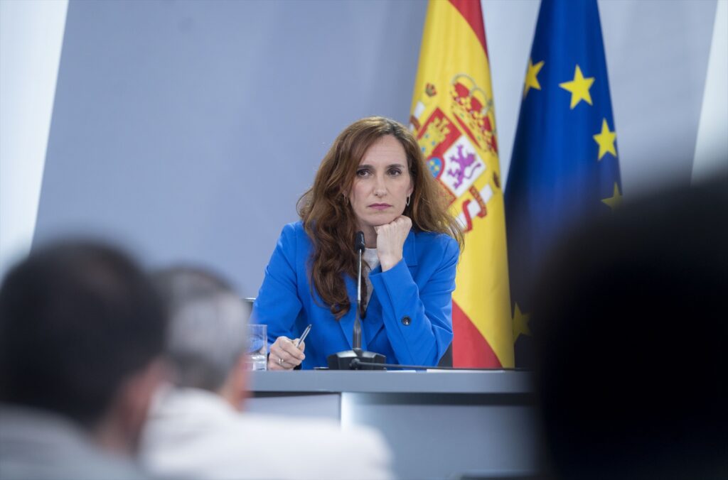 Imagen de archivo de la ministra de Sanidad, Mónica García, durante una rueda de prensa posterior a la reunión del Consejo de Ministros | ALBERTO ORTEGA (EUROPA PRESS).
