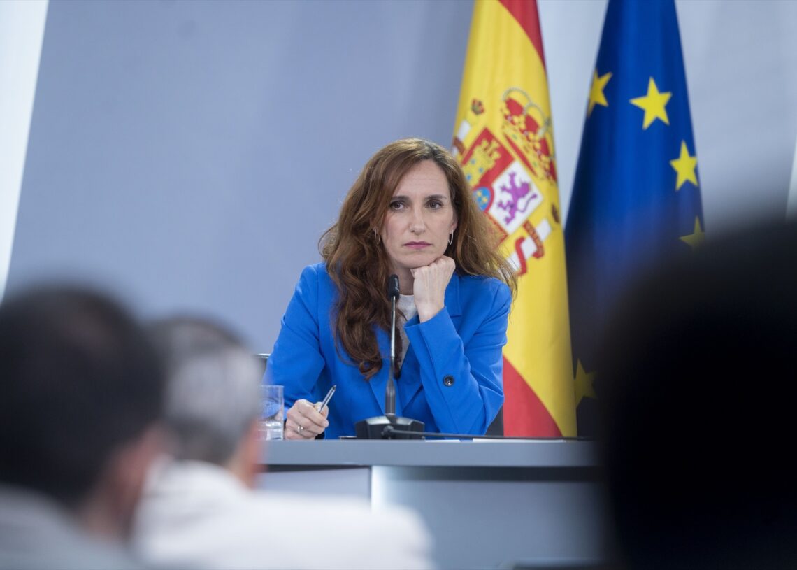 Imagen de archivo de la ministra de Sanidad, Mónica García, durante una rueda de prensa posterior a la reunión del Consejo de Ministros | ALBERTO ORTEGA (EUROPA PRESS).