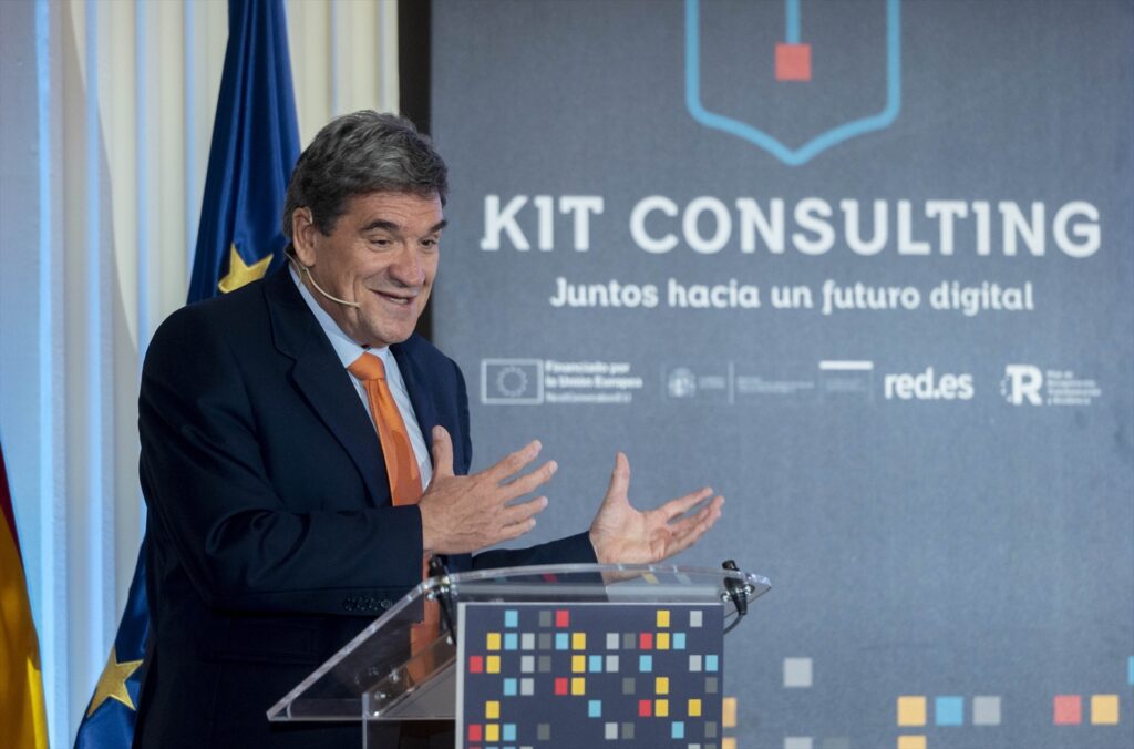 El ministro para la Transformación Digital y de la Función Pública, José Luis Escrivá, interviene durante la presentación del nuevo programa de ayudas de Red.es Kit Consulting | ALBERTO ORTEGA (EUROPA PRESS)