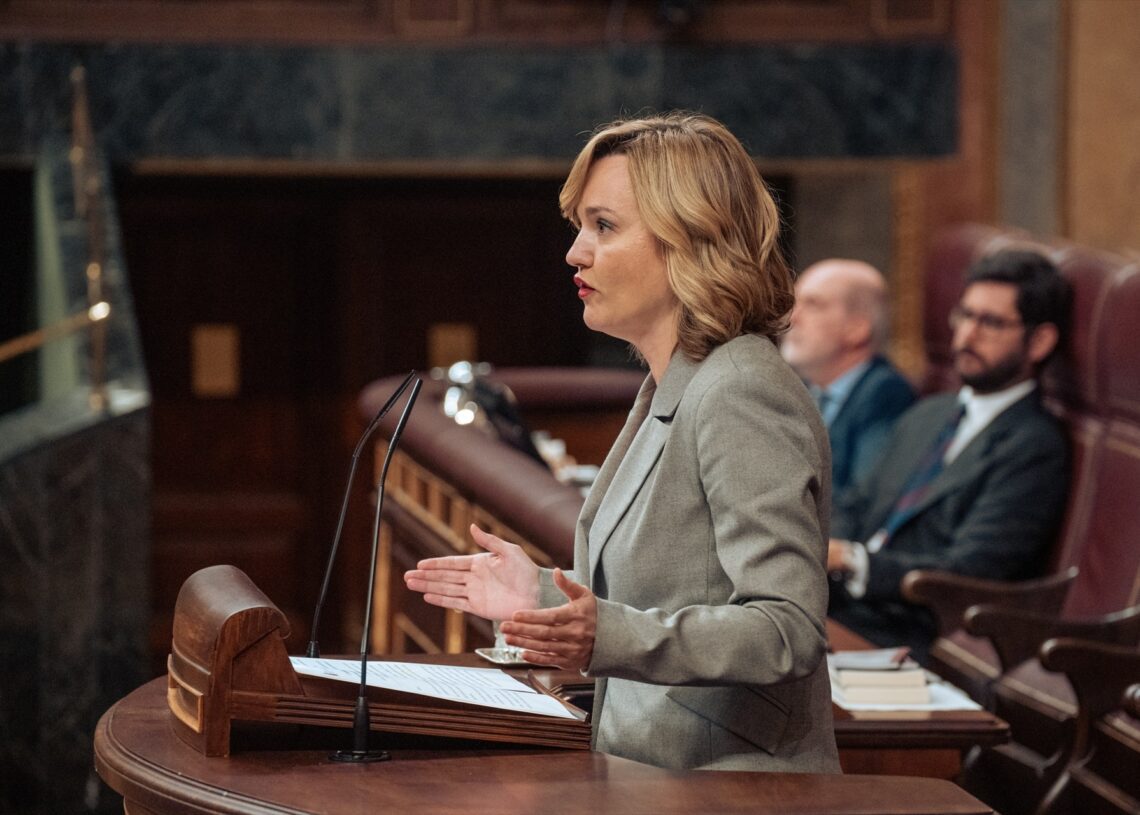 La ministra de Educación y Formación Profesional y Deportes y portavoz del Gobierno, Pilar Alegría, interviene durante una sesión plenaria en el Congreso de los Diputados | GABRIEL LUENGAS (EUROPA PRESS).