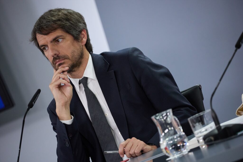 El ministro de Cultura, Ernest Urtasun, durante una rueda de prensa posterior a la reunión del Consejo de Ministros | JESÚS HELLÍN (EUROPA PRESS).