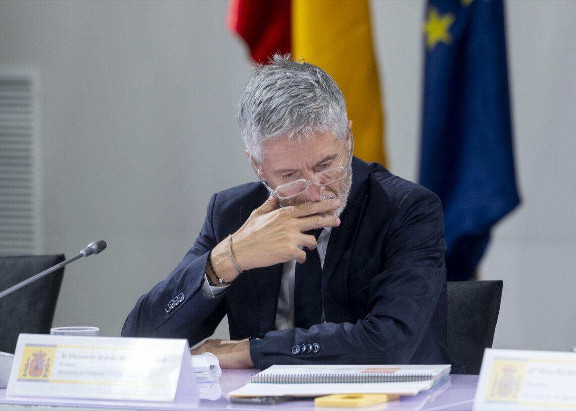 El ministro del Interior, Fernando Grande-Marlaska, durante el Comité de crisis institucional ante el repunte de asesinatos por violencia de género, en la sede del Ministerio de Igualdad, a 2 de julio de 2024, en Madrid (España). El Ministerio de Igualdad ha reunido al Comité de crisis para analizar los crímenes machistas que ha habido en los últimos días, y que han dejado seis víctimas en 24 horas, con los asesinatos de cuatro mujeres y dos niños.
02 JULIO 2024;MADRID;COMITÉ CRISIS INSTITUCIONAL;ANA REDONDO;VIOLENCIA DE GÉNERO
Alberto Ortega / Europa Press
02/7/2024