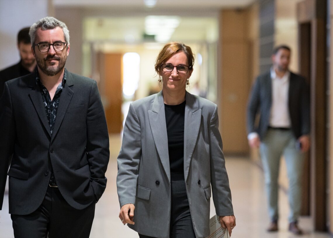 Imagen de archivo de la ministra de Sanidad, Mónica García, y el secretario de Estado de Sanidad, Javier Padilla, a su llegada a una rueda de prensa tras el pleno del Consejo Interterritorial del Sistema Nacional de Salud (CISNS) | DIEGO RADAMÉS (EUROPA PRESS).