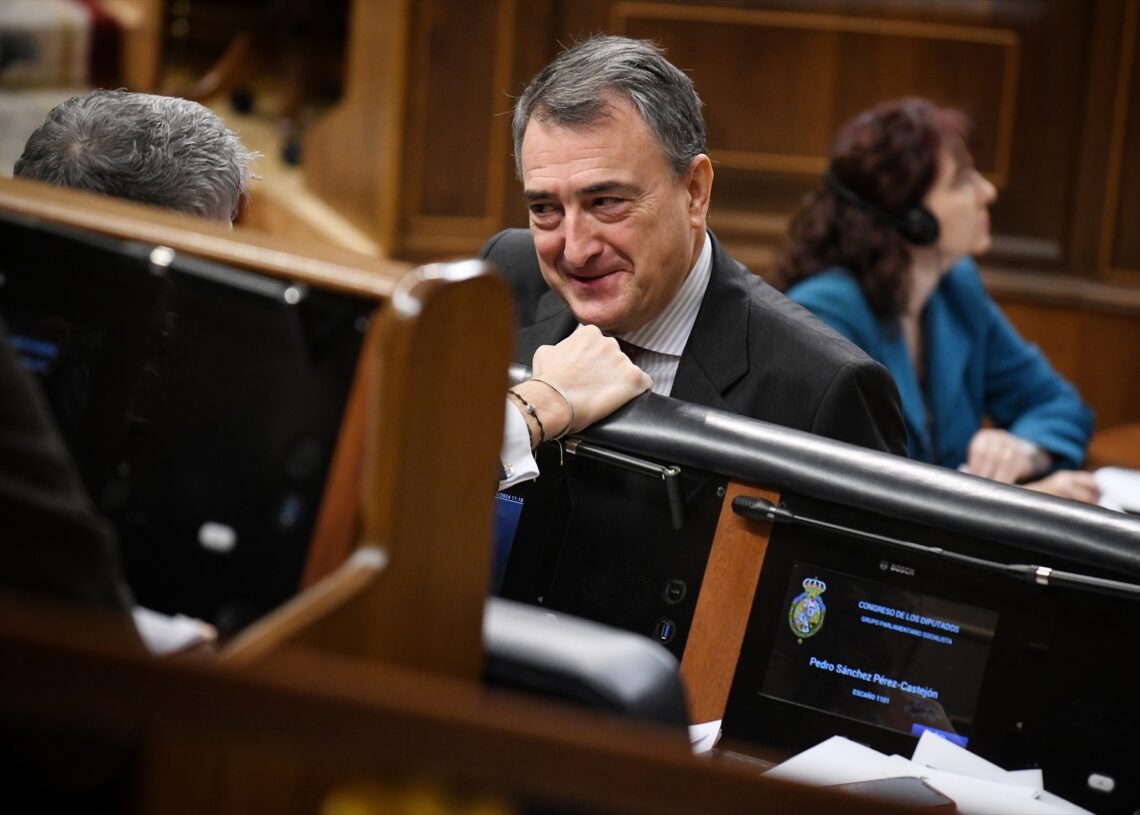 El portavoz del PNV en el Congreso de los Diputados, Aitor Esteban, durante una sesión plenaria | FERNANDO SÁNCHEZ (EUROPA PRESS).