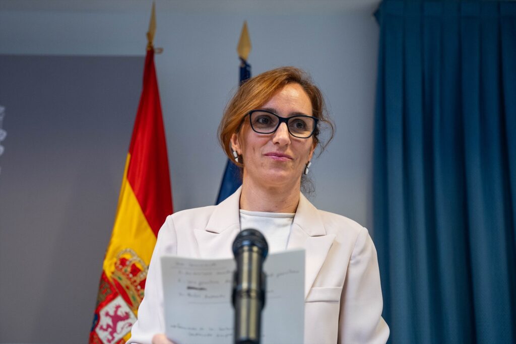 Imagen de archivo de la ministra de Sanidad, Mónica García | MATIAS CHIOFALO (EUROPA PRESS).