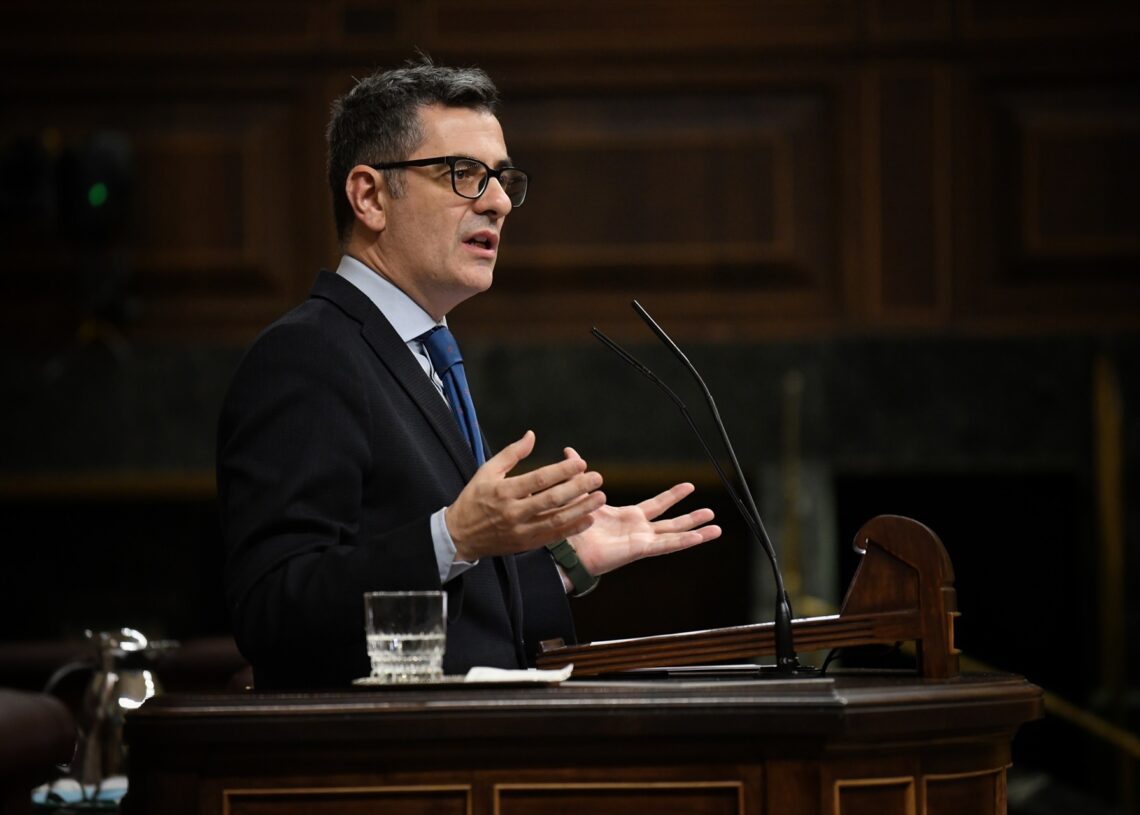 El ministro de la Presidencia, Justicia y Relaciones con las Cortes, Félix Bolaños, interviene durante un pleno en el Congreso de los Diputados, a 19 de diciembre de 2024, en Madrid (España) | FERNANDO SÁNCHEZ (EUROPA PRESS).