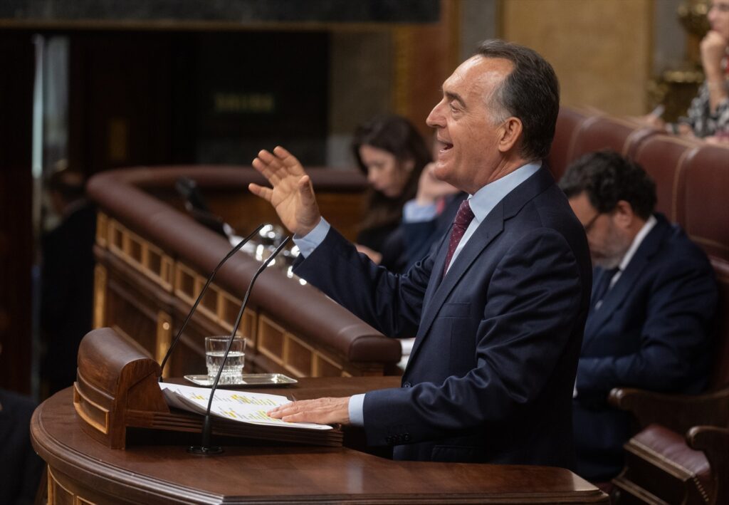 El diputado del PSOE, Artemi Rallo, ponente de la Proposición de Ley sobre el Derecho de Asociación, en una imagen de archivo durante un pleno en el Congreso de los Diputados | Eduardo Parra (Europa Press).