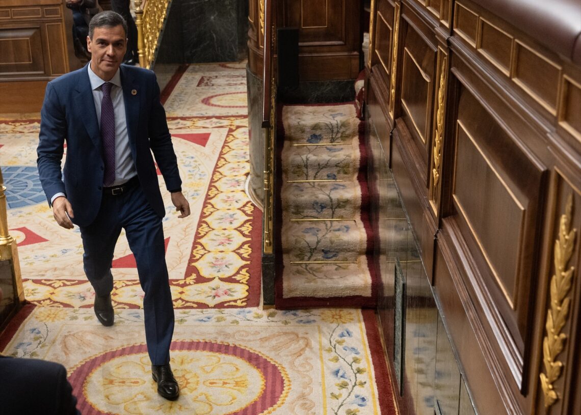 El presidente del Gobierno, Pedro Sánchez, tras intervenir durante una sesión plenaria, en el Congreso de los Diputados, a 27 de noviembre de 2024, en Madrid (España).