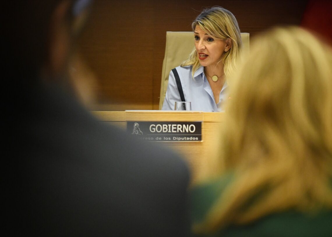 La vicepresidenta de Trabajo y Economía Social, Yolanda Díaz, durante la Comisión de Trabajo, Economía Social, Inclusión, Seguridad Social y Migraciones, en el Congreso de los Diputados, a 6 de marzo de 2025, en Madrid | Fernando Sánchez / Europa Press
