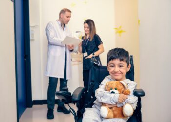 Los biomarcadores y cribados permiten mejores tratamientos y más prevención (Unsplash/Ortopediatri Çocuk Ortopedi Akademisi)