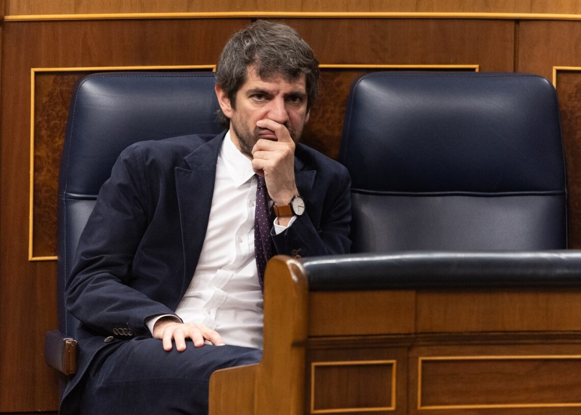 Imagen de archivo del ministro de Cultura, Ernest Urtasun, durante un pleno en el Congreso de los Diputados | Eduardo Parra (Europa Press).