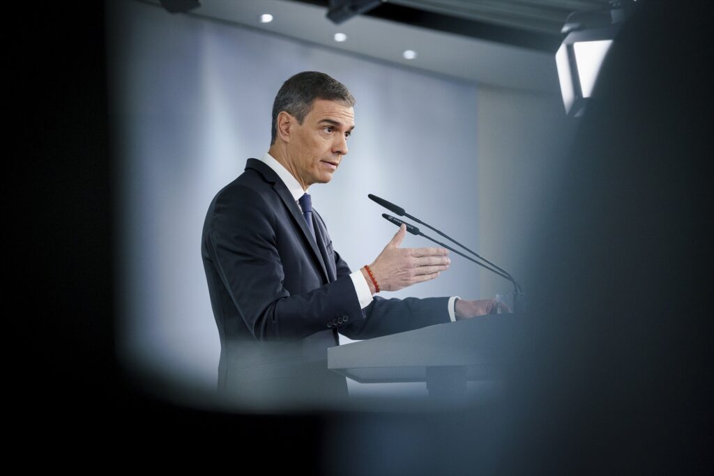 El presidente del Gobierno, Pedro Sánchez, comparece en el Palacio de la Moncloa | A. Pérez Meca (Europa Press).
