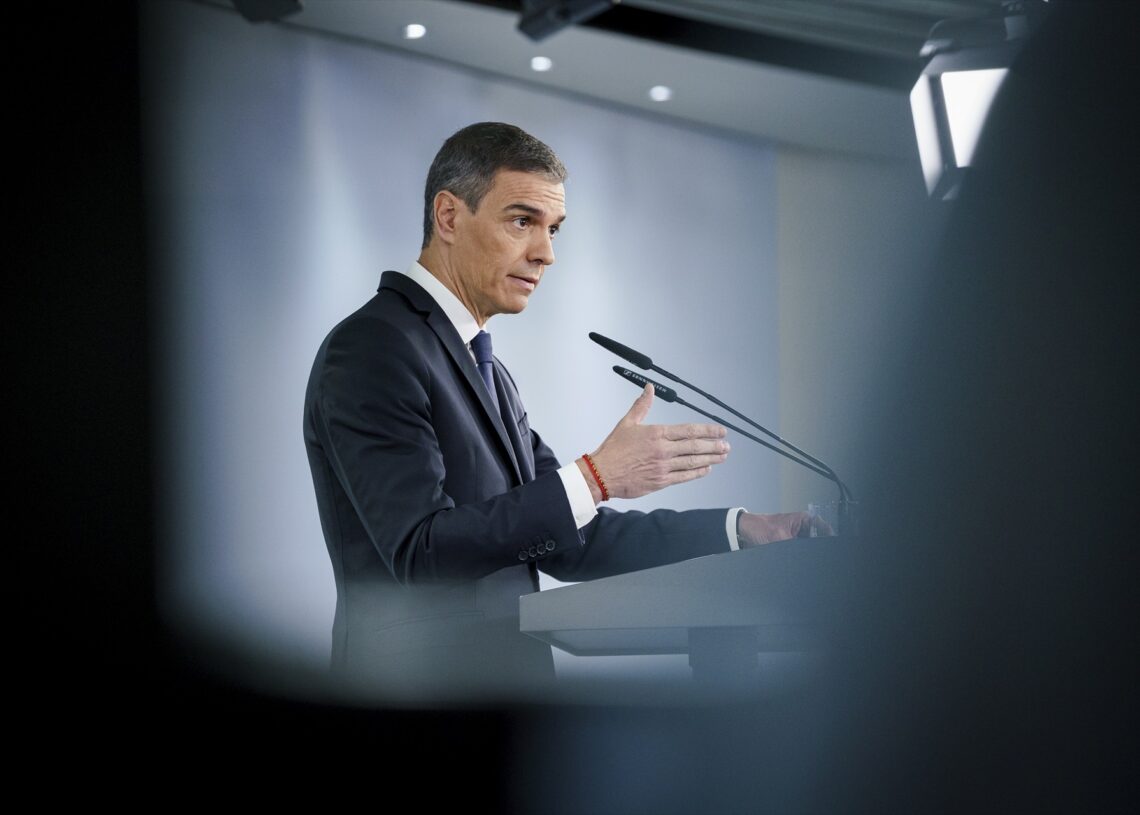 El presidente del Gobierno, Pedro Sánchez, comparece en el Palacio de la Moncloa | A. Pérez Meca (Europa Press).