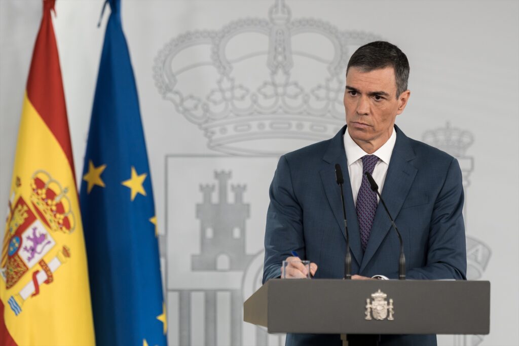 El presidente del Gobierno, Pedro Sánchez, comparece ante los medios, en el Palacio de la Moncloa | Diego Radamés (Europa Press).