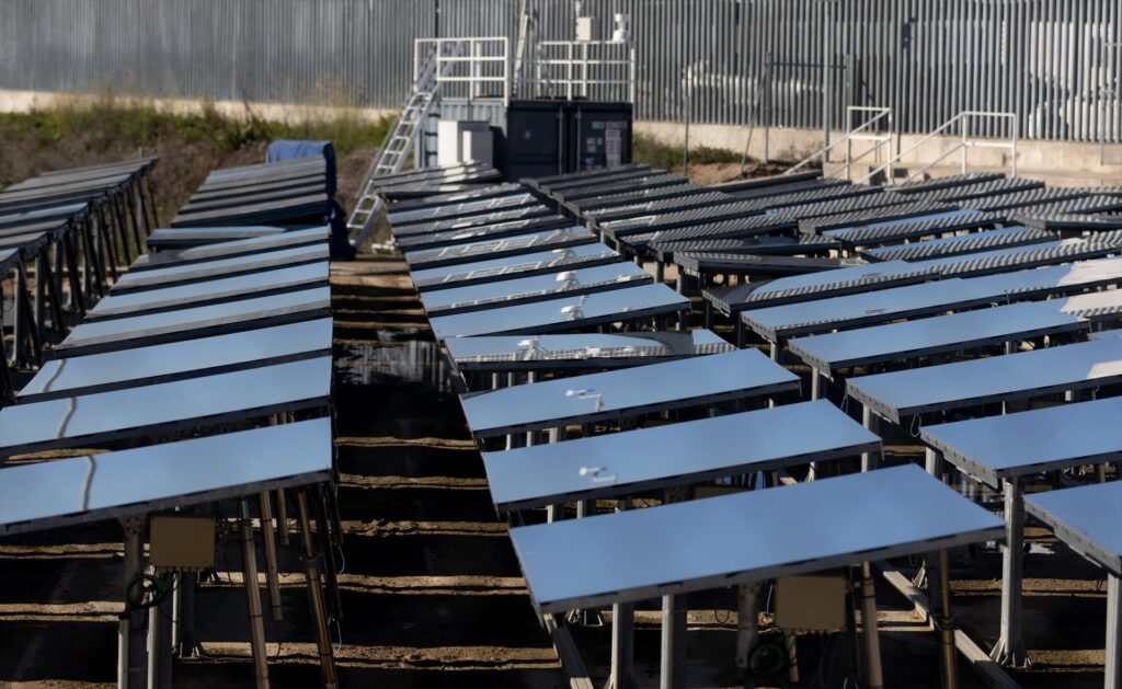 Imagen de archivo de unas placas solares en el complejo tecnológico de Móstoles | Eduardo Parra (Europa Press).