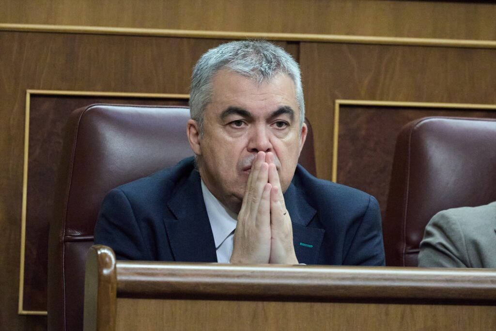 El secretario de Organización del PSOE, Santos Cerdán, durante una sesión plenaria en el Congreso de los Diputados | Jesús Hellín (Europa Press).