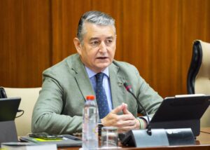 Quién es Antonio Sanz, nuevo consejero de Sanidad en plena crisis de los cribados de cáncer y con elecciones andaluzas de fondo