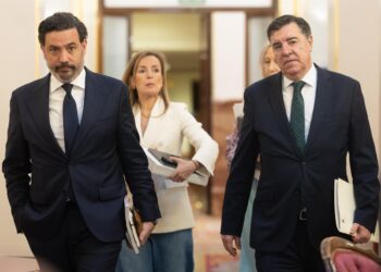Archivo - El secretario tercero de la Mesa del Congreso, Guillermo Mariscal (i) y el vicepresidente segundo de la Mesa del Congreso, José Antonio Bermúdez de Castro (d), a su llegada a una reunión de la Mesa del Congreso de los Diputados, a 8 de abril de Eduardo Parra - Europa Press - Archivo