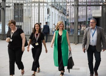 La ministra de Educación, Pilar Alegría a su llegada al pleno en el Congreso de los Diputados, a 25 de junio de 2025, en Madrid (España). Jesús Hellín - Europa Press