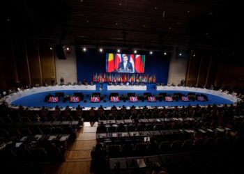 Archivo - El Rey Felipe VI durante el Foro sobre el Futuro del Mediterráneo en el Palacio de Congresos, a 3 de abril de 2025 en Granada (Andalucía, España). El Rey Felipe VI asiste a la inauguración del Foro sobre el Futuro del Mediterráneo con ocasión deÁlex Cámara - Europa Press - Archivo