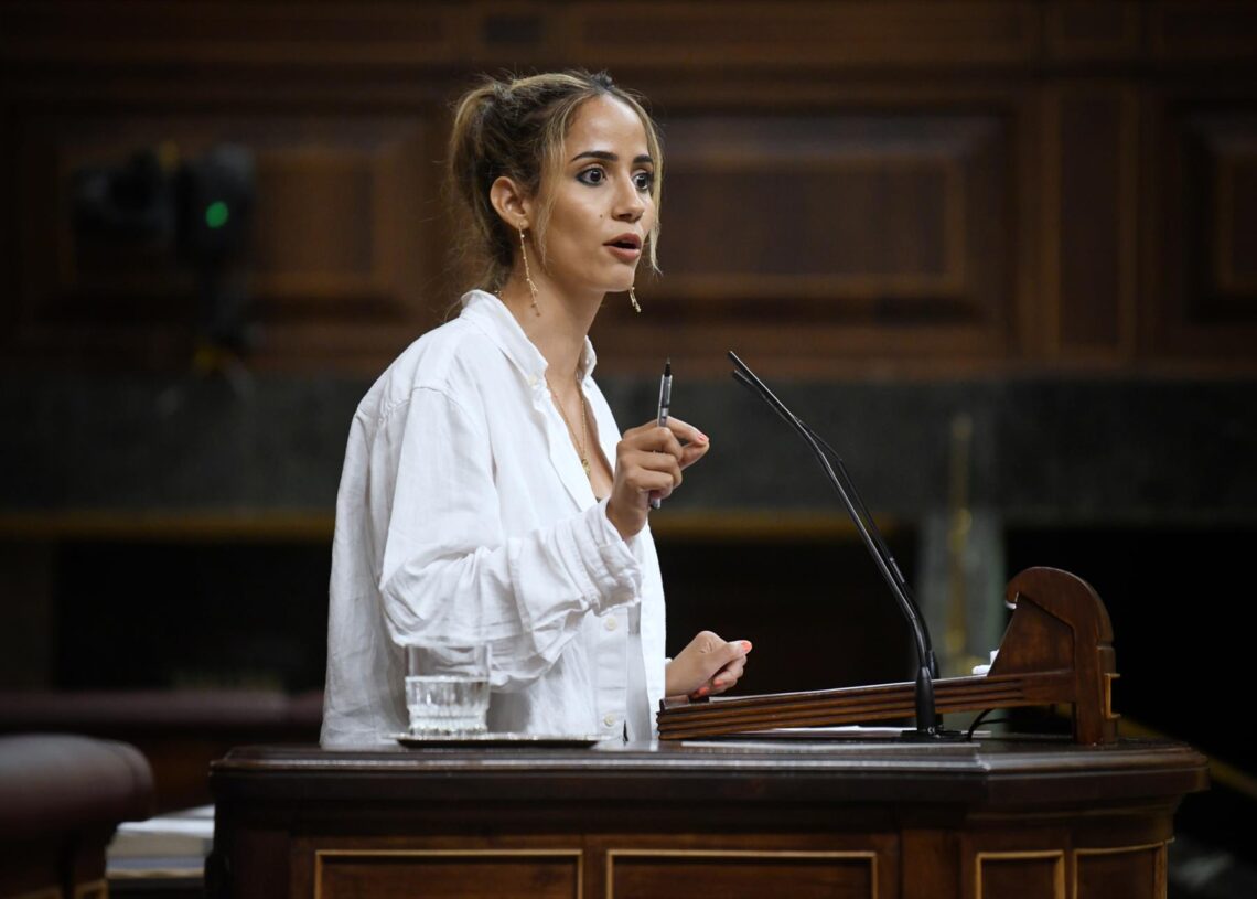 La diputada de Sumar Tesh Sidi durante una sesión plenaria en el Congreso de los Diputados, a 24 de junio de 2025, en Madrid (España). Fernando Sánchez - Europa Press